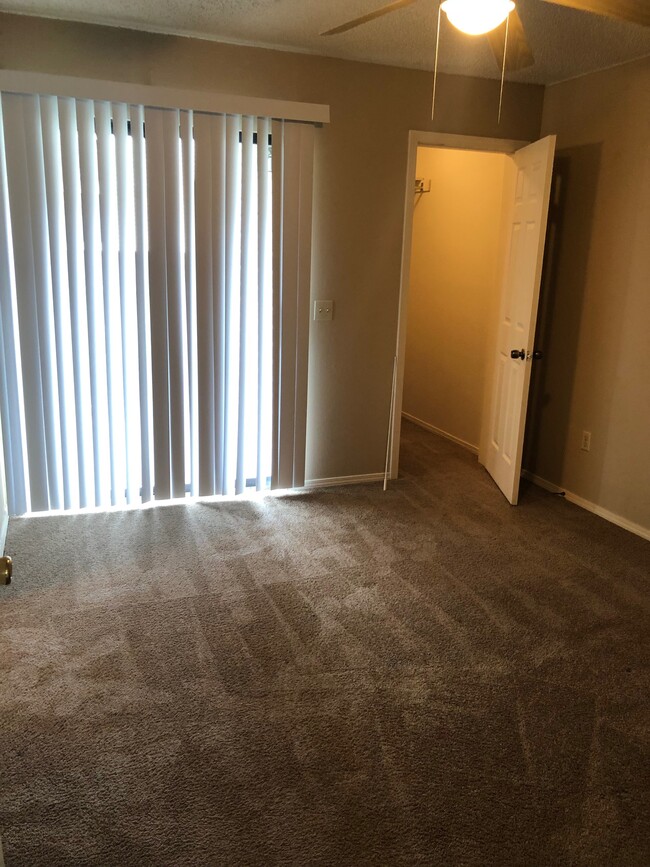 Bedroom - 1509 S West End St