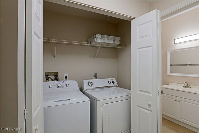 Building Photo - 11521 Villa Grand