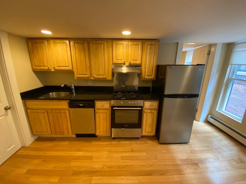 Building Photo - 218 Cambridge St