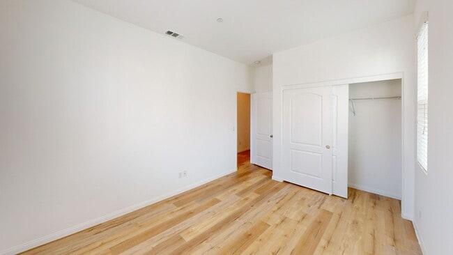 Building Photo - Available Now: Cozy 4 Bedroom 2.5 Bath Hom...