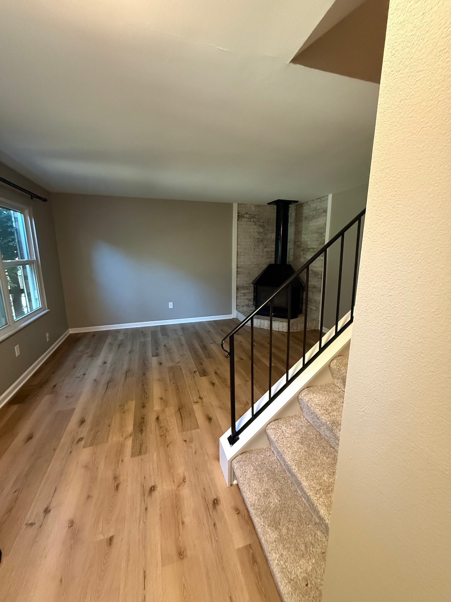 Building Photo - 1301 Lowland Ct