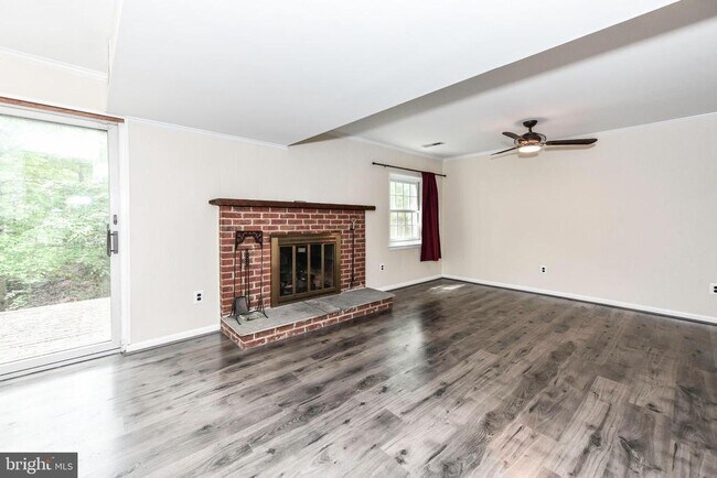 Building Photo - 8504 Shadeway Pl