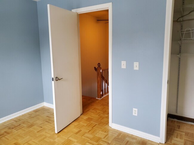 Building Photo - 220 Mascoma St