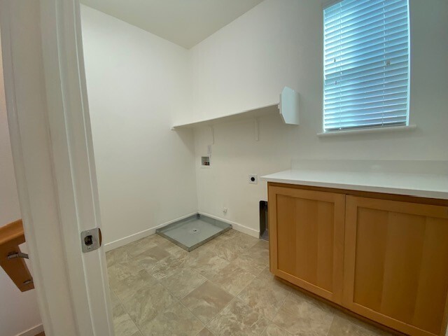 Building Photo - Beautiful New Home For Rent in Roseville!