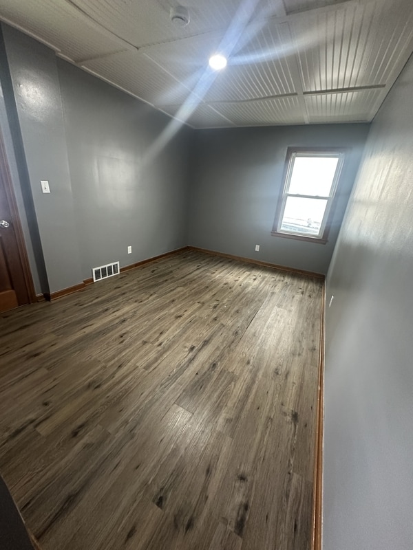 Building Photo - 9201 Bancroft Ave