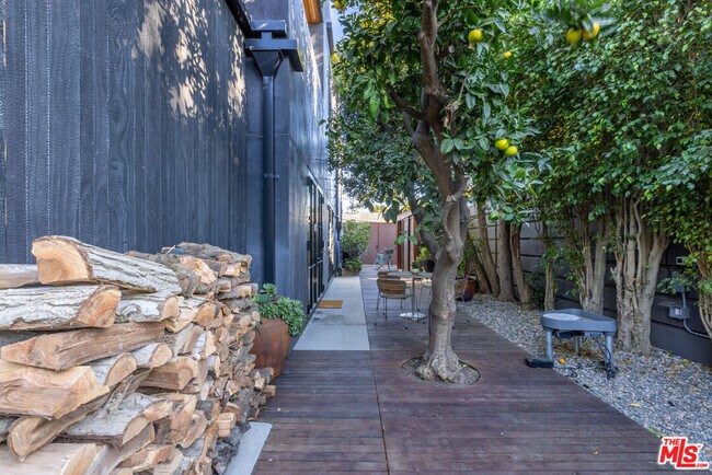 Building Photo - 746 Marco Pl