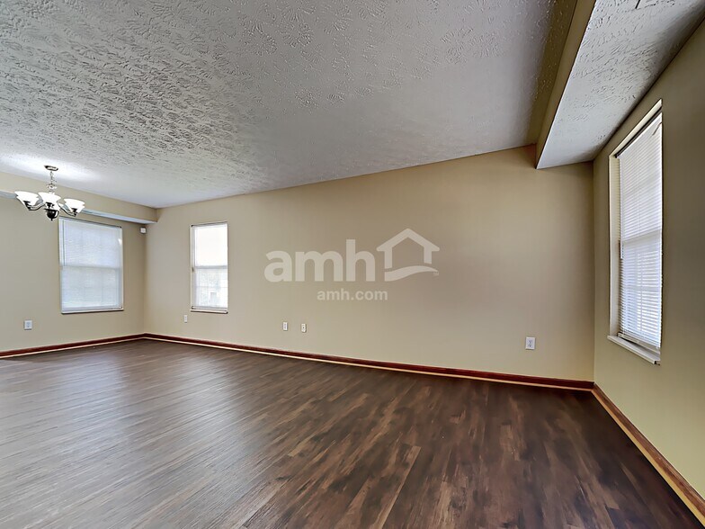 Building Photo - 11205 Cowan Lake Ct