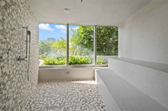 Building Photo - Northeast 24th Street, Miami, FL 33137 - 2 BR 2 BA condo
