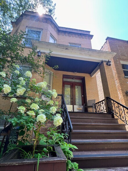 Primary Photo - 4120 N Wolcott Ave