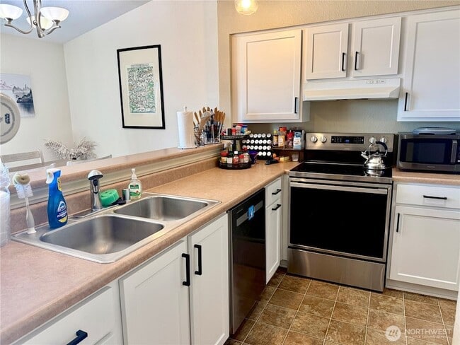 Building Photo - 1750 W Sunn Fjord Ln