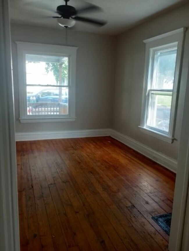 Building Photo - 125-127 South Fulton Street