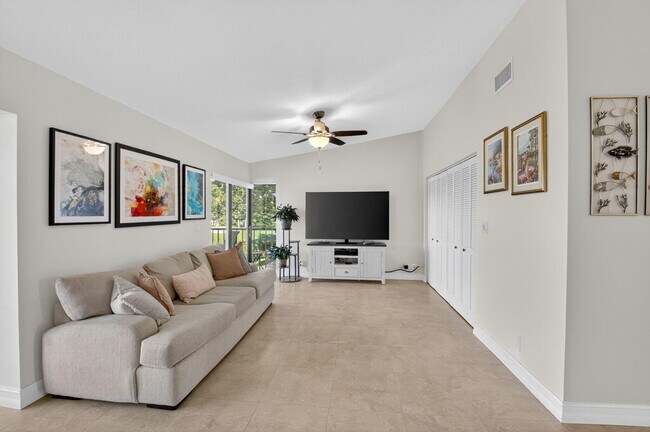 Building Photo - 5152 Golfview Ct