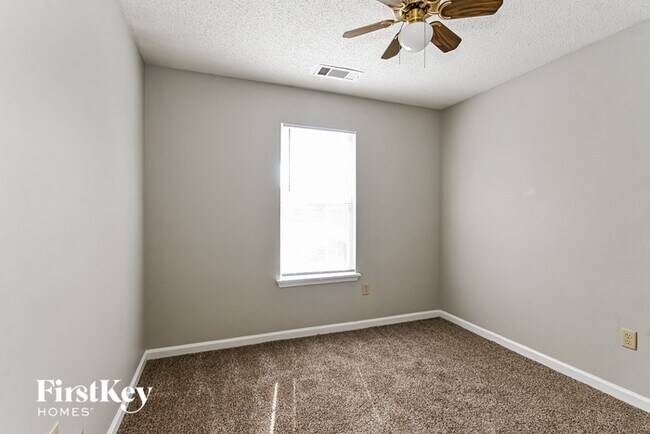 Building Photo - 6328 Farm Hill Dr