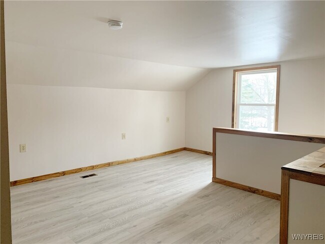 Building Photo - 318 Ivyhurst Rd N