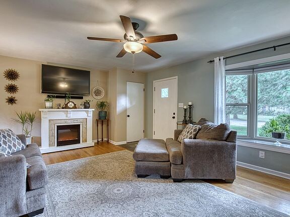 Building Photo - 4454 N 107th St