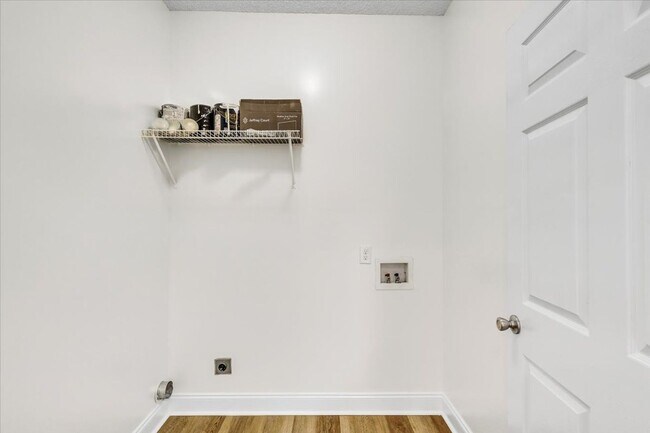 Building Photo - 3 Bed/2 Bath Home within Walking Distance to Richmond Hill Schools