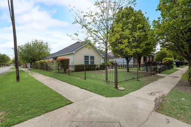 Primary Photo - East Dallas Duplex