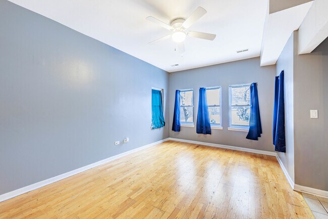 Building Photo - 2446 W 69th St