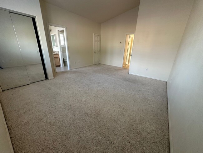 Building Photo - Welcome to this 5 Bedroom 3 Bath Home!
