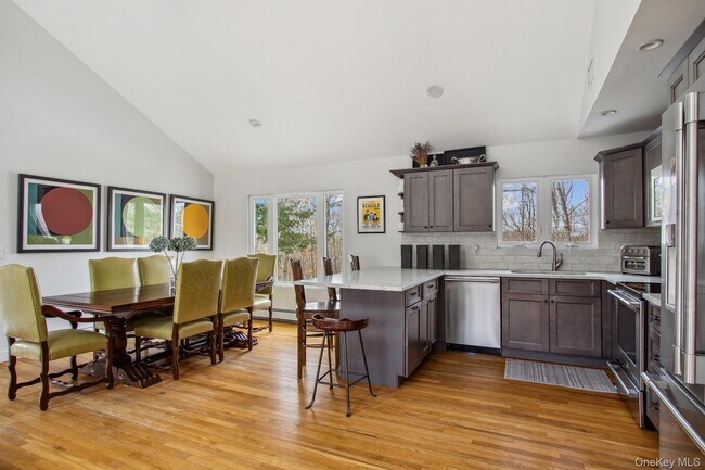 Building Photo - 30 Squires Blvd