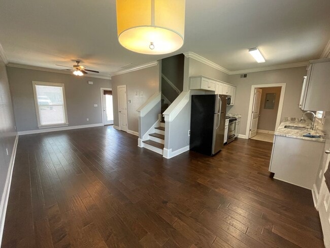 Building Photo - 4BD/4.5BA FOR RENT