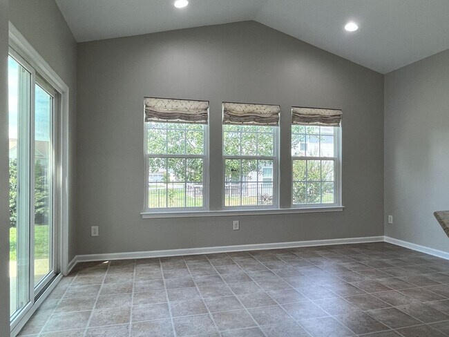 Building Photo - Beautiful 2 Story Corner Lot 3 Bed home in...