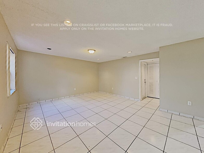 Building Photo - 8216 NW 192nd Terrace