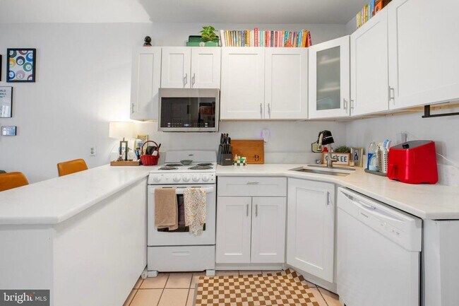 Building Photo - 117 Green Ln