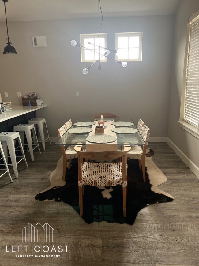 Building Photo - 4154 SE Inlet Ave