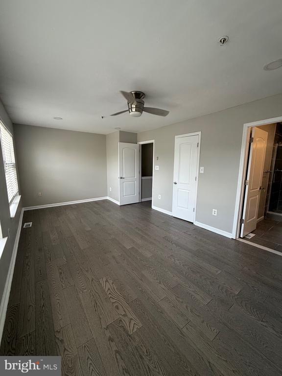 Building Photo - 9903 Cranapple Ct