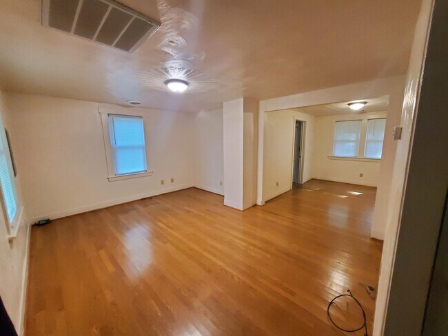 Building Photo - 8342 Plantation Rd