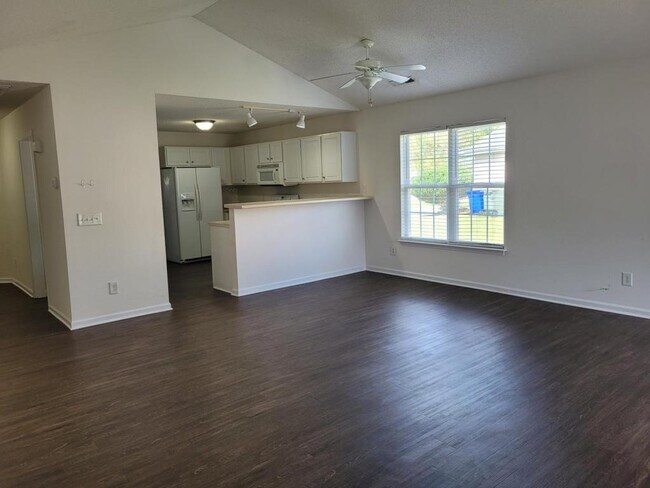 Building Photo - 1203 Wyngate Dr