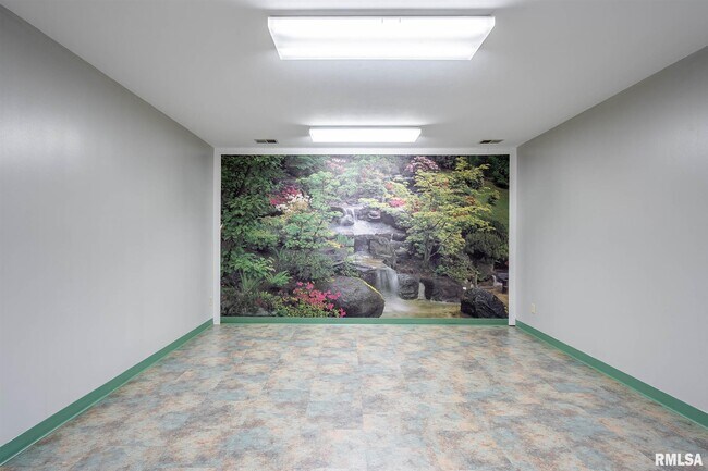 Building Photo - 29 Wildwood Dr