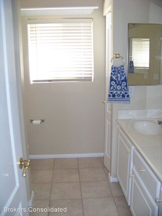 Building Photo - 2 br, 2 bath House - 1372 Harbour Drive