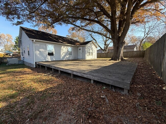 Building Photo - 602 W McKinney Ave