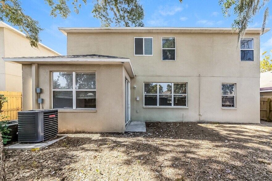 Building Photo - 319 Vine Cliff St