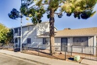 Building Photo - Redone STUNNING 1st floor Apartment!