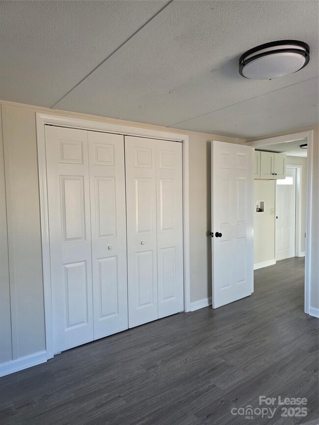 Building Photo - 5712 Unionville Rd