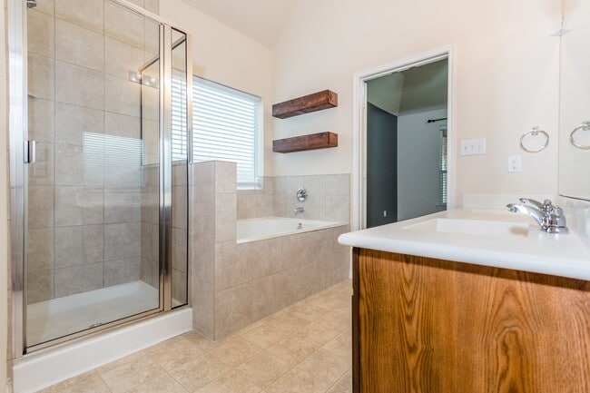 Building Photo - 5506 Stonefield Ct