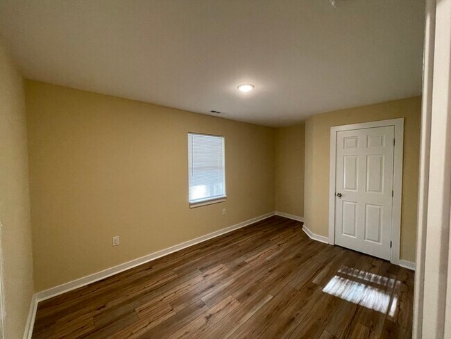 Building Photo - Neat Renovated House off Garner Rd