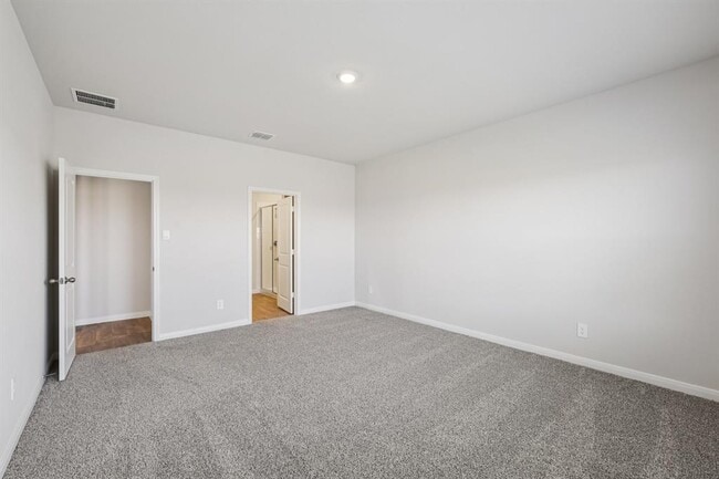 Building Photo - 317 New Albany Ln