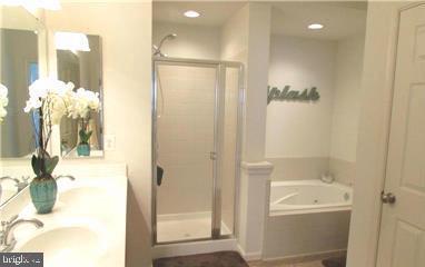 Building Photo - 2525 Eastbourne Dr