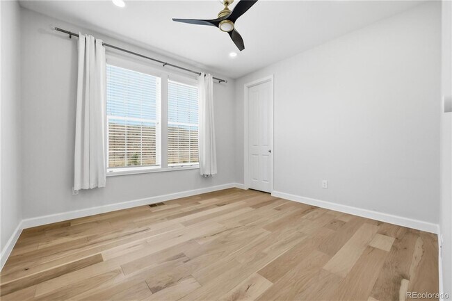 Building Photo - 16910 W 95th Pl