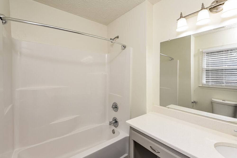 Building Photo - 1411 Hillside Pl SE