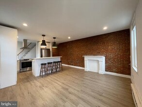 Building Photo - 900 N 29th St