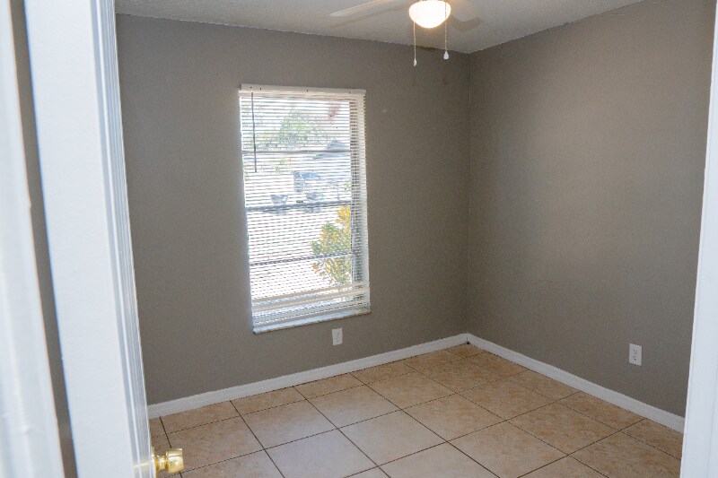 Building Photo - 434 W 17th St