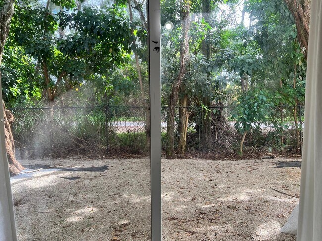 Building Photo - 1250 SE 31st Ct