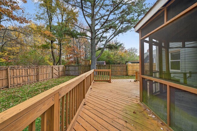 Building Photo - Virginia Beach Gem – 3 Bed, 2.5 Bath with Fenced Yard & Modern Upgrades