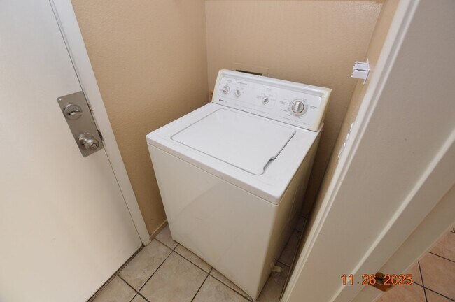 Building Photo - 10014 Hermit Rapids Ave