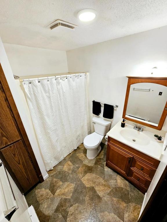 Building Photo - 309 W Washington Ave